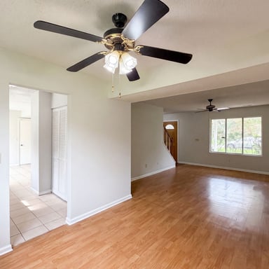 Property photo 3 of 6786 Moss Ct