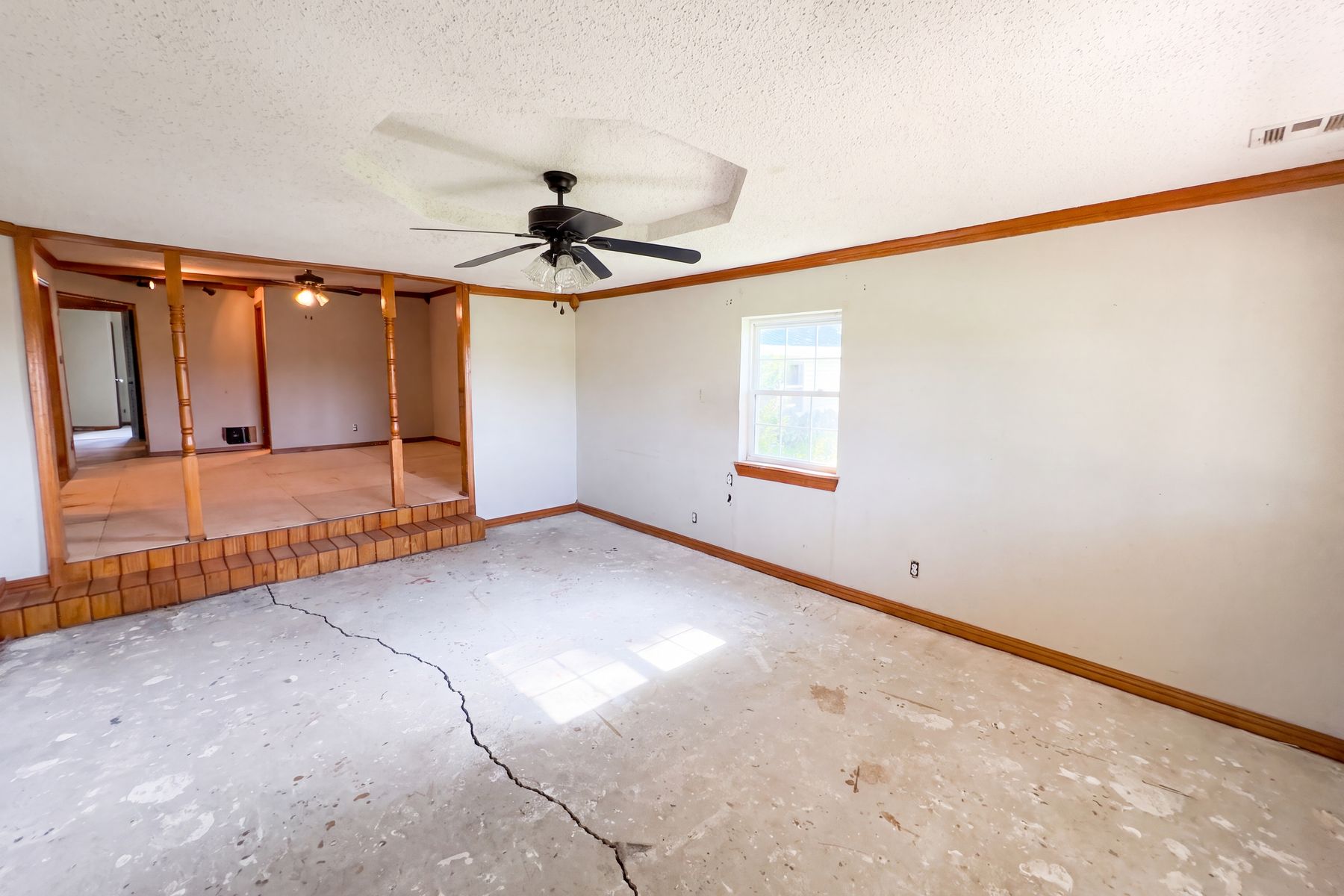 Property photo 3 of 20509 E Reno Ave