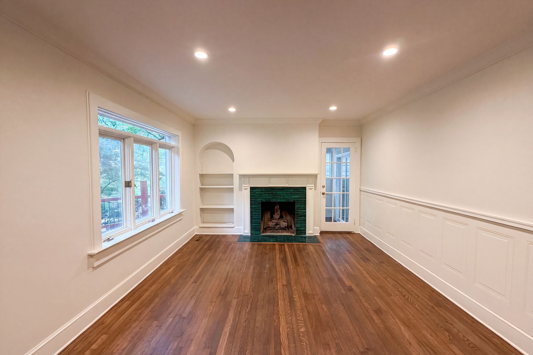 Property photo 3 of 512 Harold Ave NE