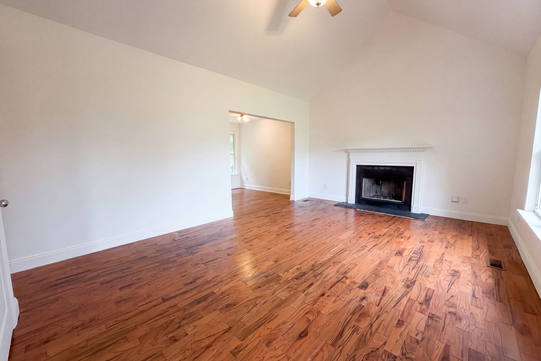 Property photo 3 of 100 Miranda Rd