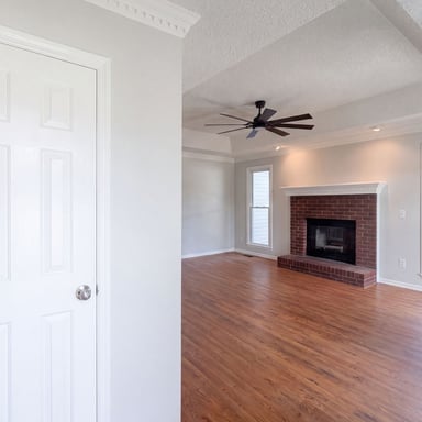 Property photo 3 of 153 Courtney Oak Dr