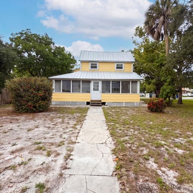 Property photo 1 of 2231 9th Ave W