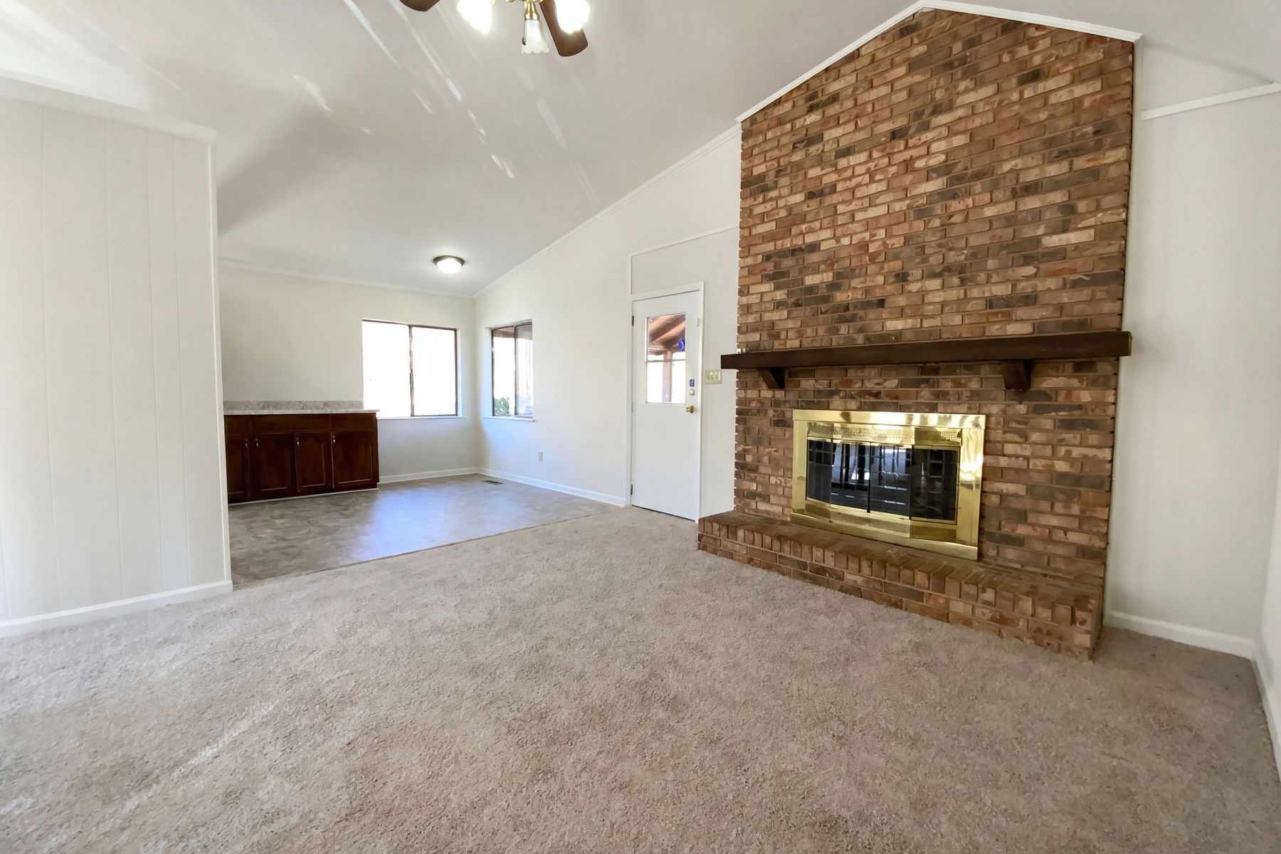 Property photo 3 of 1111 3rd Ln
