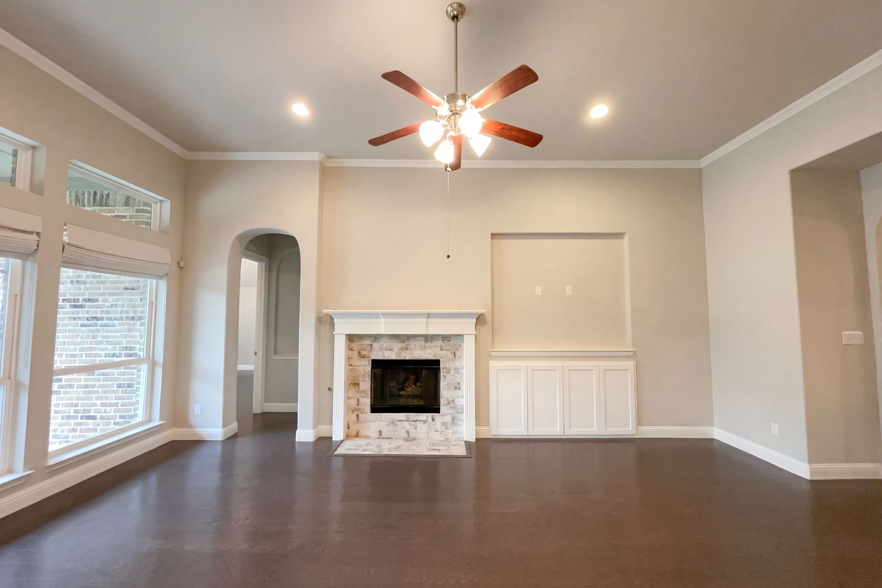 Property photo 3 of 4157 Chantilly Ln