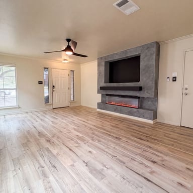 Property photo 3 of 10602 Springwood Sq