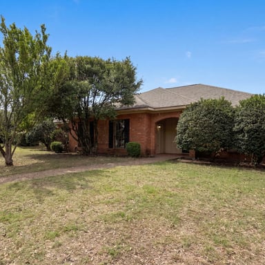 Property photo 1 of 1604 Danube Ln