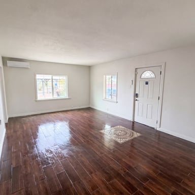 Property photo 3 of 11950 Lee Ave