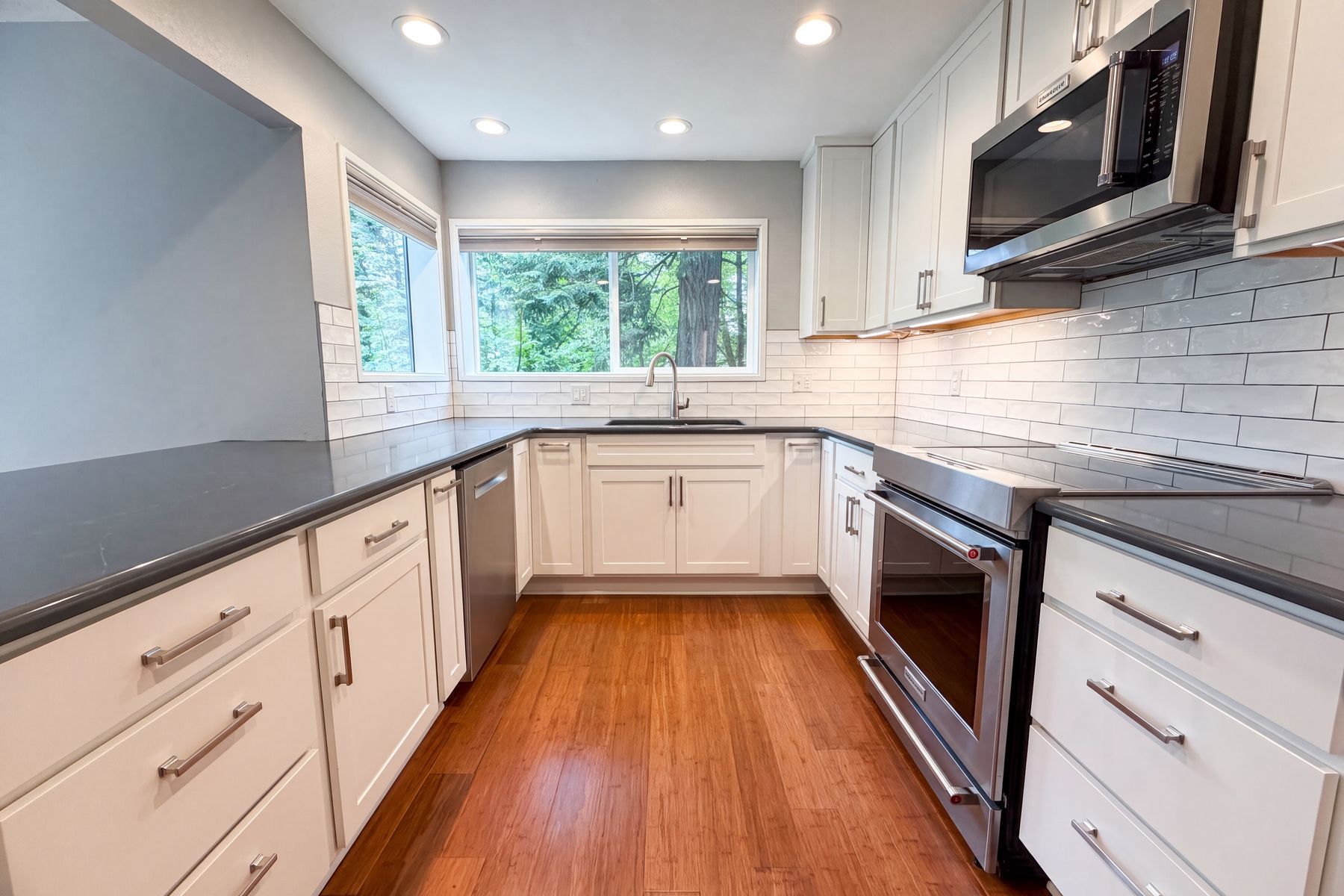 Photo 2 of 22 of 48 Eagle Crest Dr, Lake Oswego, OR