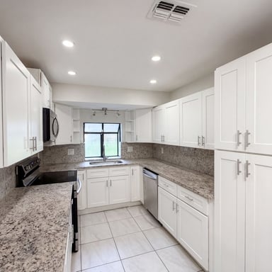 Property photo 2 of 10510 SW 74th Ct