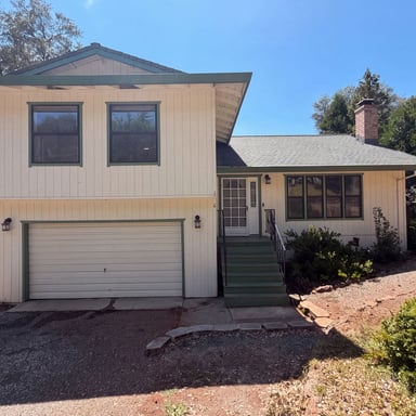 Property photo 1 of 23944 Oakmont Way