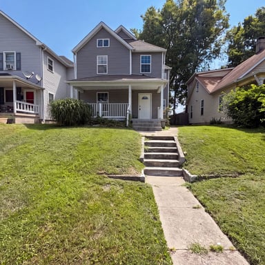 Property photo 1 of 2615 Boulevard Pl