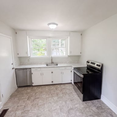 Property photo 2 of 1937 Beckley Dr