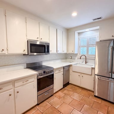 Property photo 2 of 170 Queen St