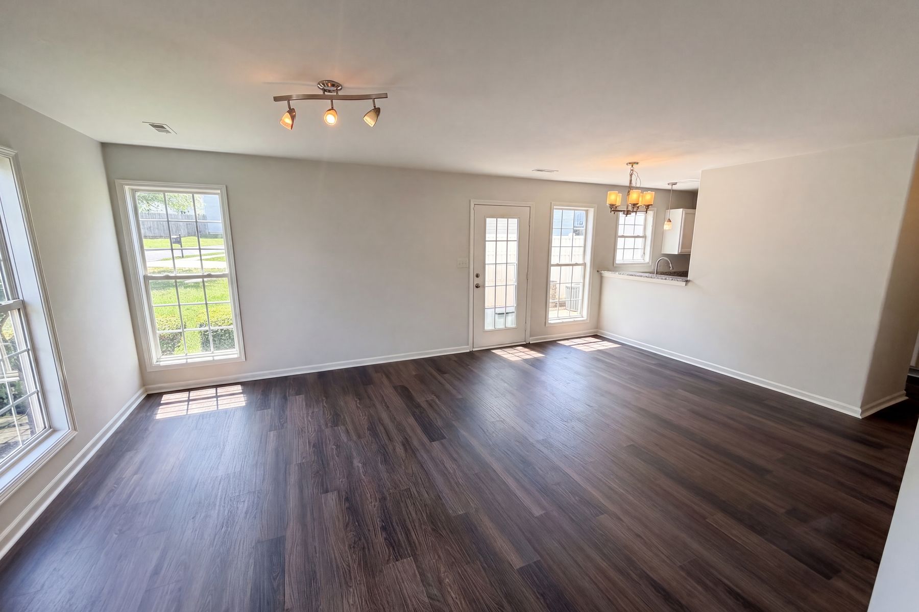 Property photo 3 of 3831 Mohawk Ct
