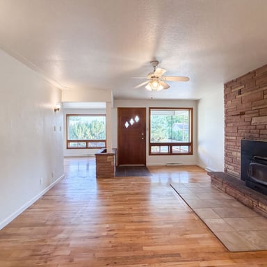 Property photo 3 of 1535 W 15th St