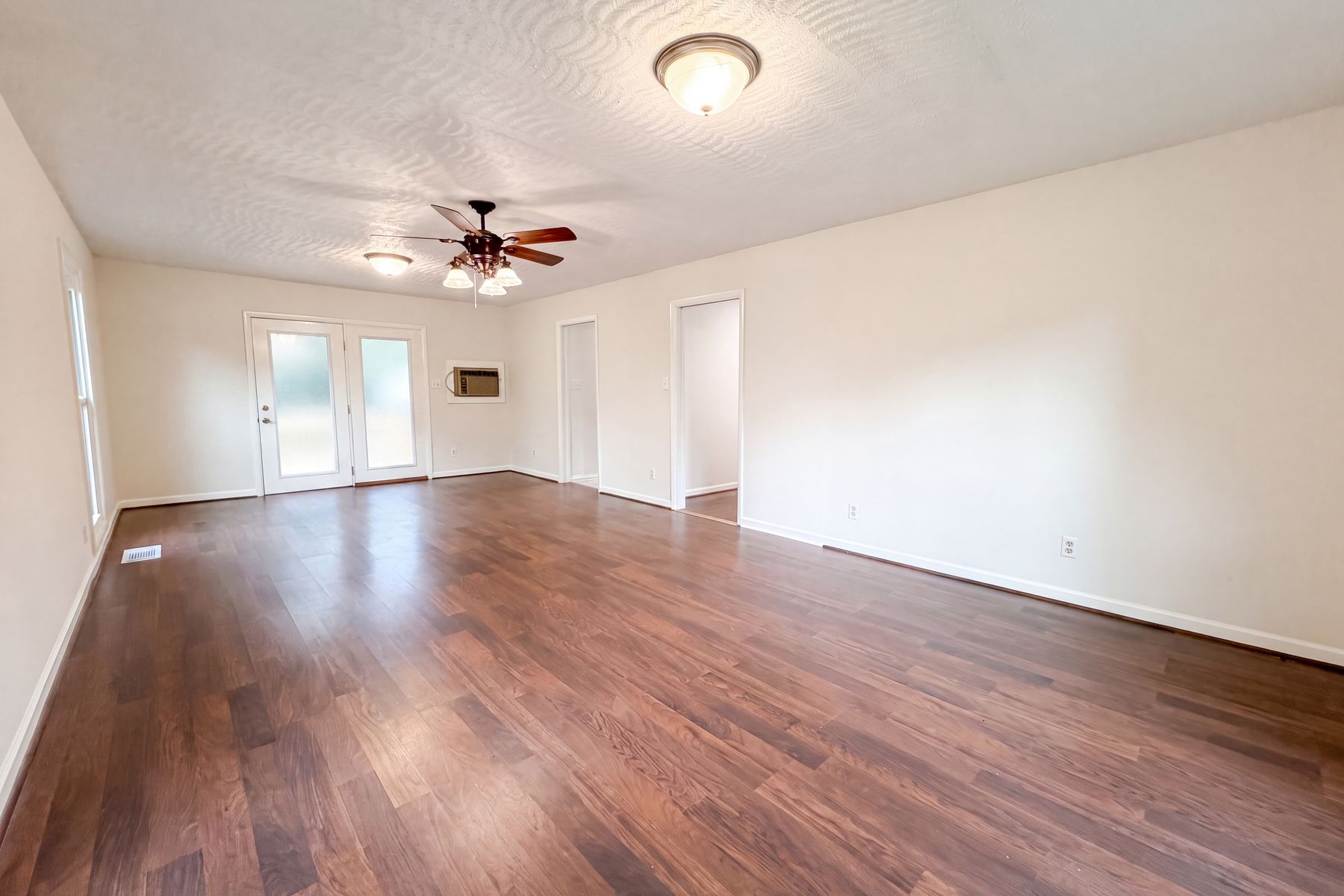 Property photo 3 of 1007 Normandale Dr