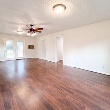 Property photo 3 of 1007 Normandale Dr