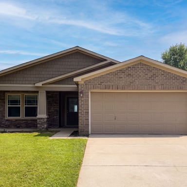 Property photo 1 of 172 Bermuda Lakes Dr