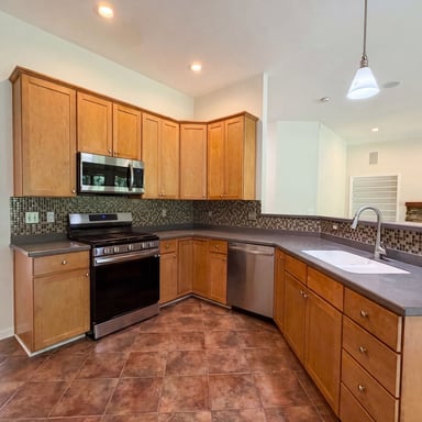 Property photo 2 of 1027 Countess Ln