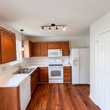 Property photo 2 of 1841 Mission Oaks St