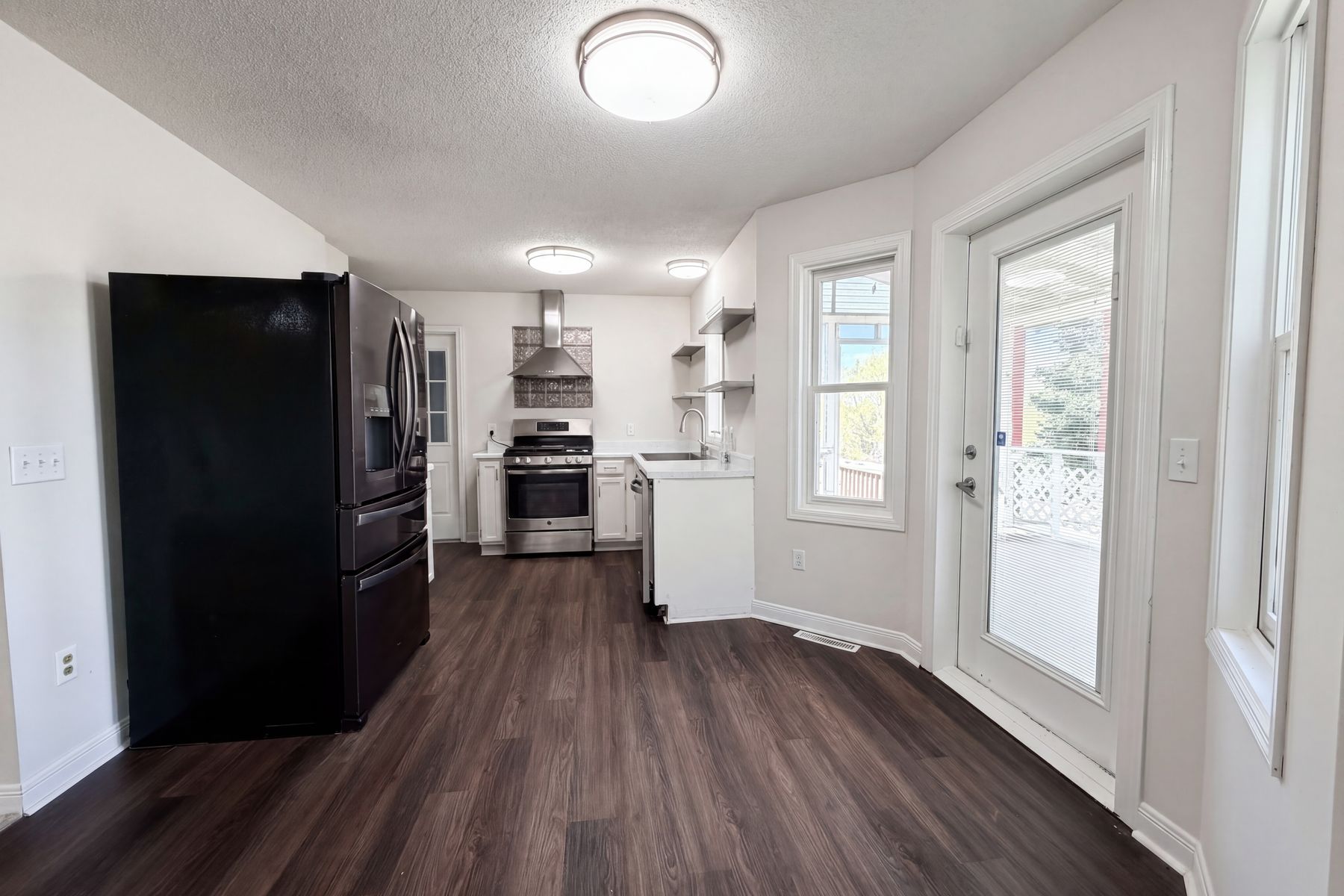 Photo 2 of 25 of 9429 Harkness Ave S, Cottage Grove, MN