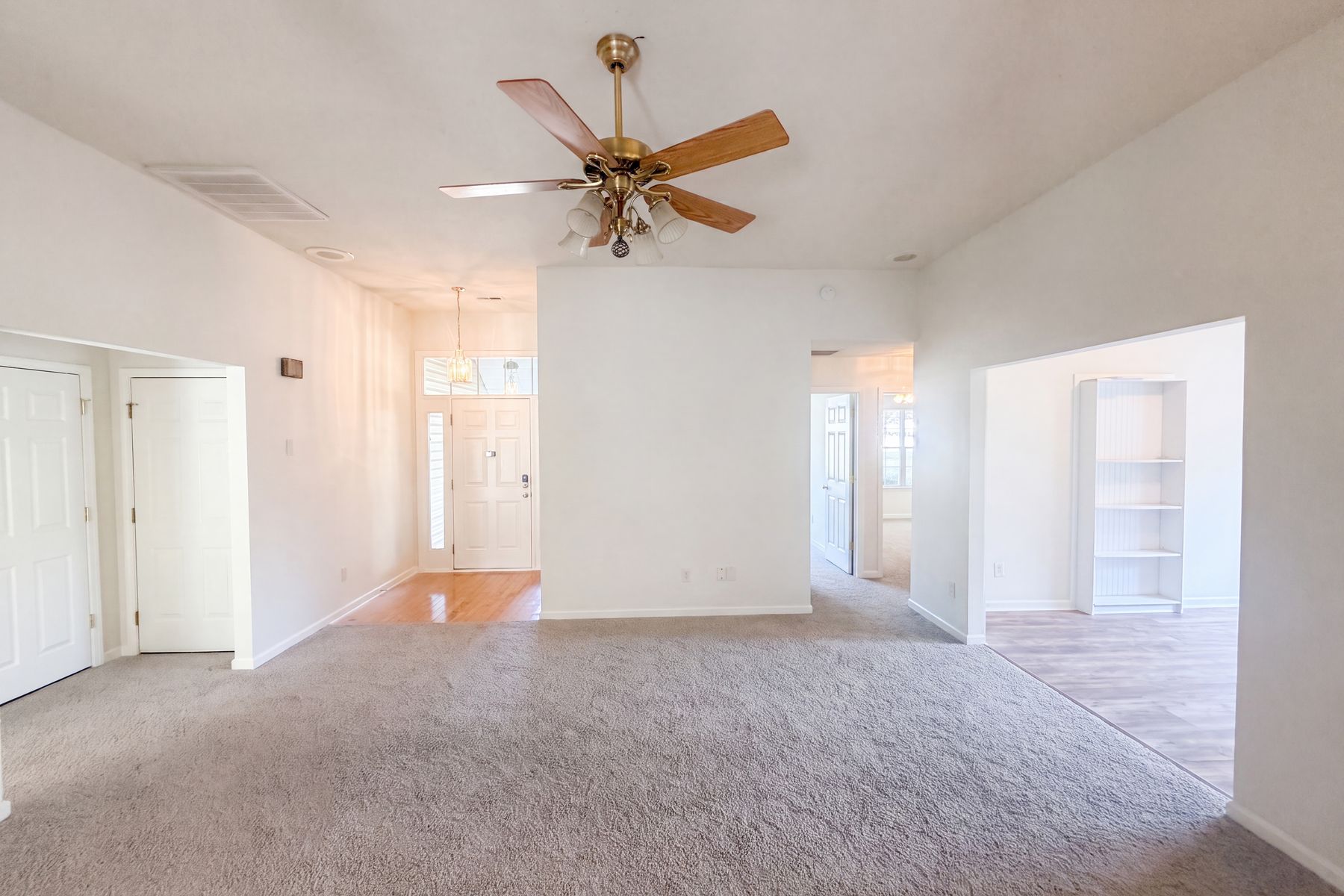 Property photo 3 of 5702 River Glen Dr