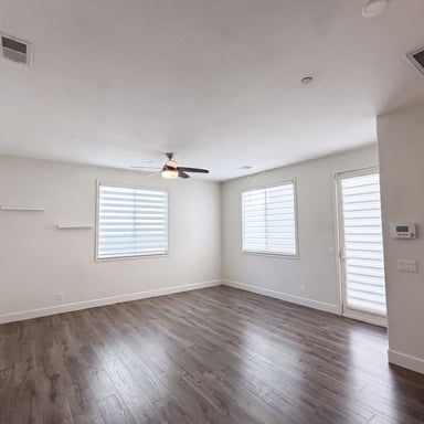 Property photo 3 of 4920 Ocean Ln