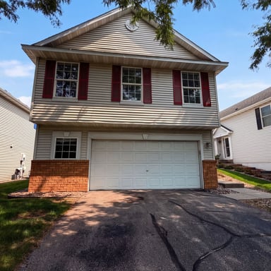 Property photo 1 of 7476 Hampton Ln