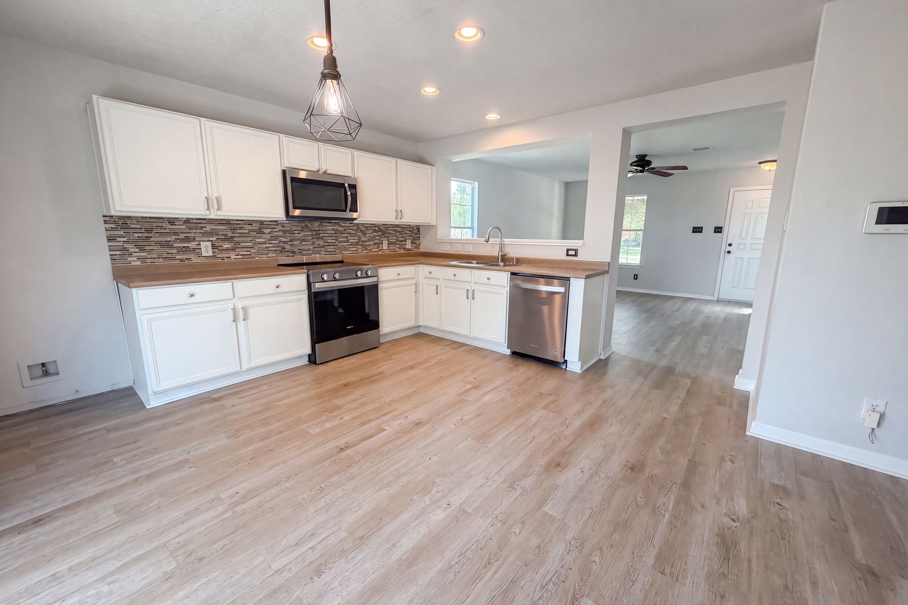 Photo 2 of 15 of 3972 Cherokee Blvd, New Braunfels, TX