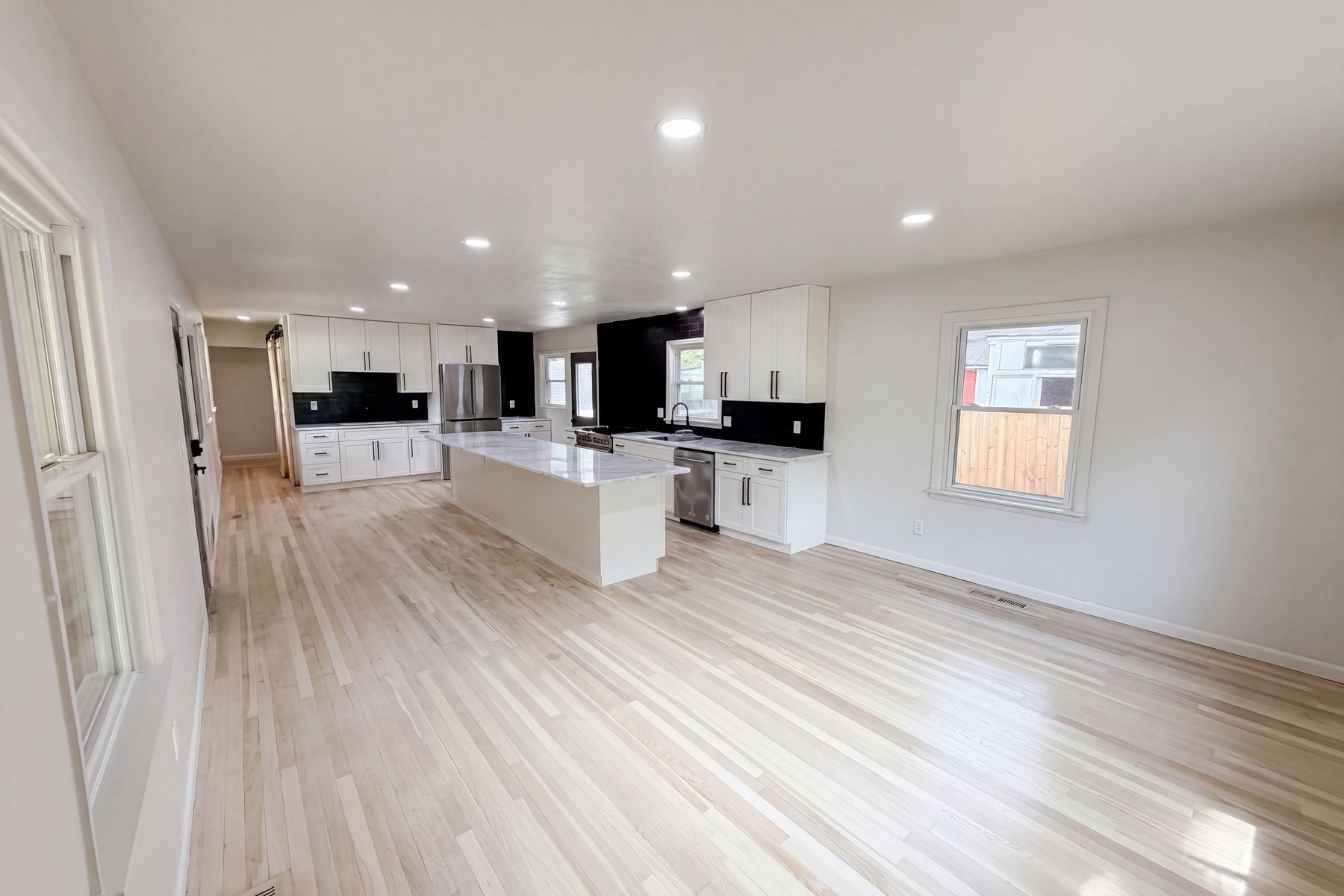 Property photo 3 of 3807 Greenhill Dr