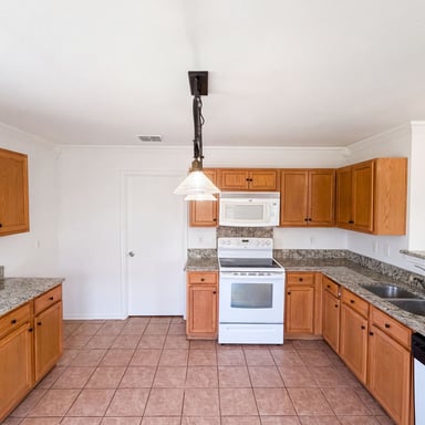 Property photo 2 of 6200 St James Pl