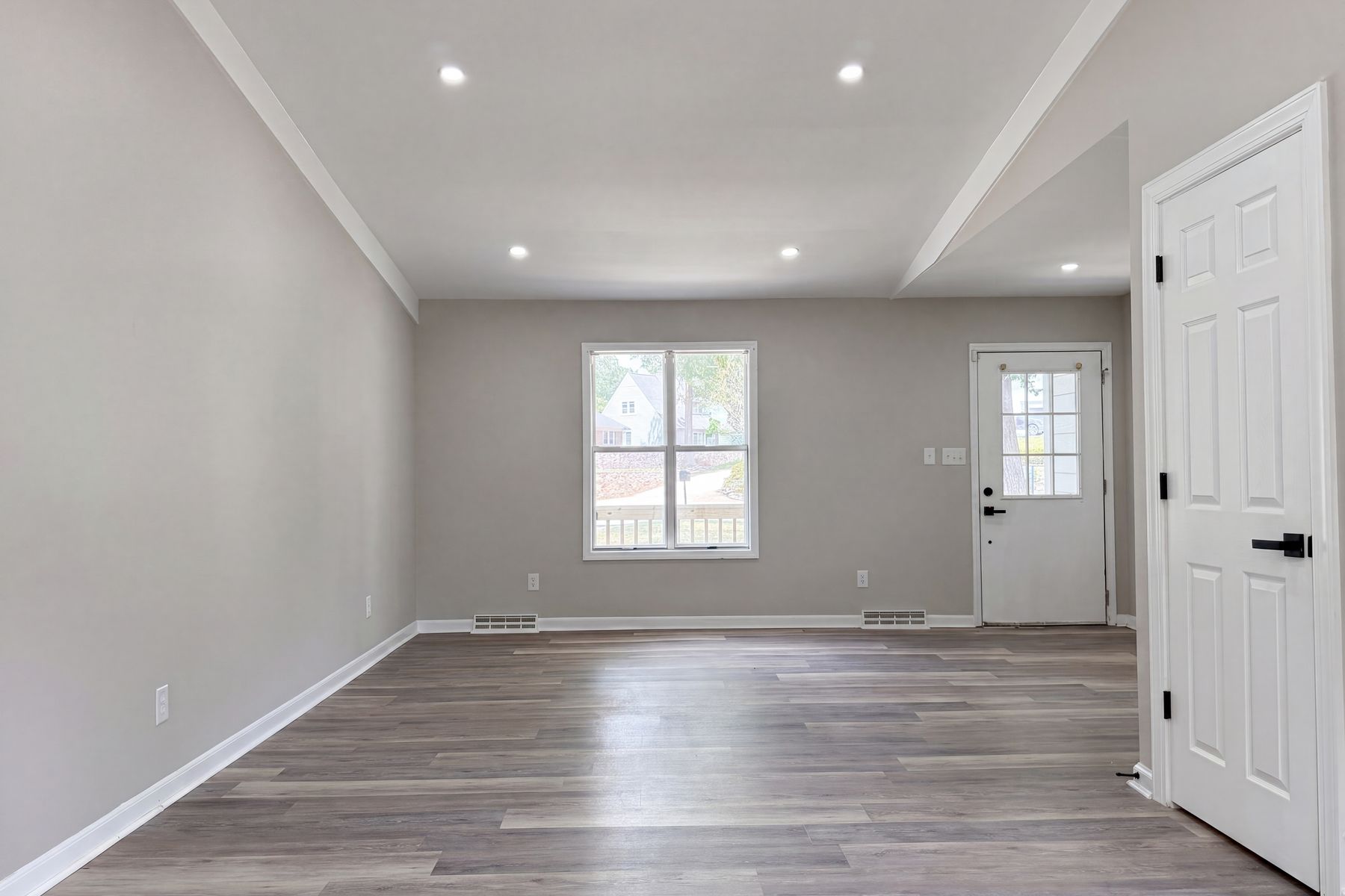 Property photo 3 of 3510 Cedartree Ter