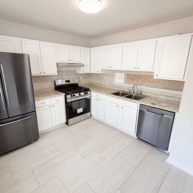 Property photo 2 of 4727 Garden Hills Dr