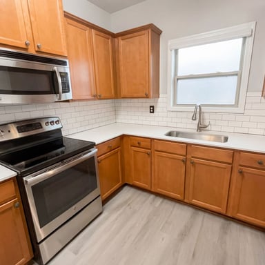 Property photo 2 of 220 Madison Ave