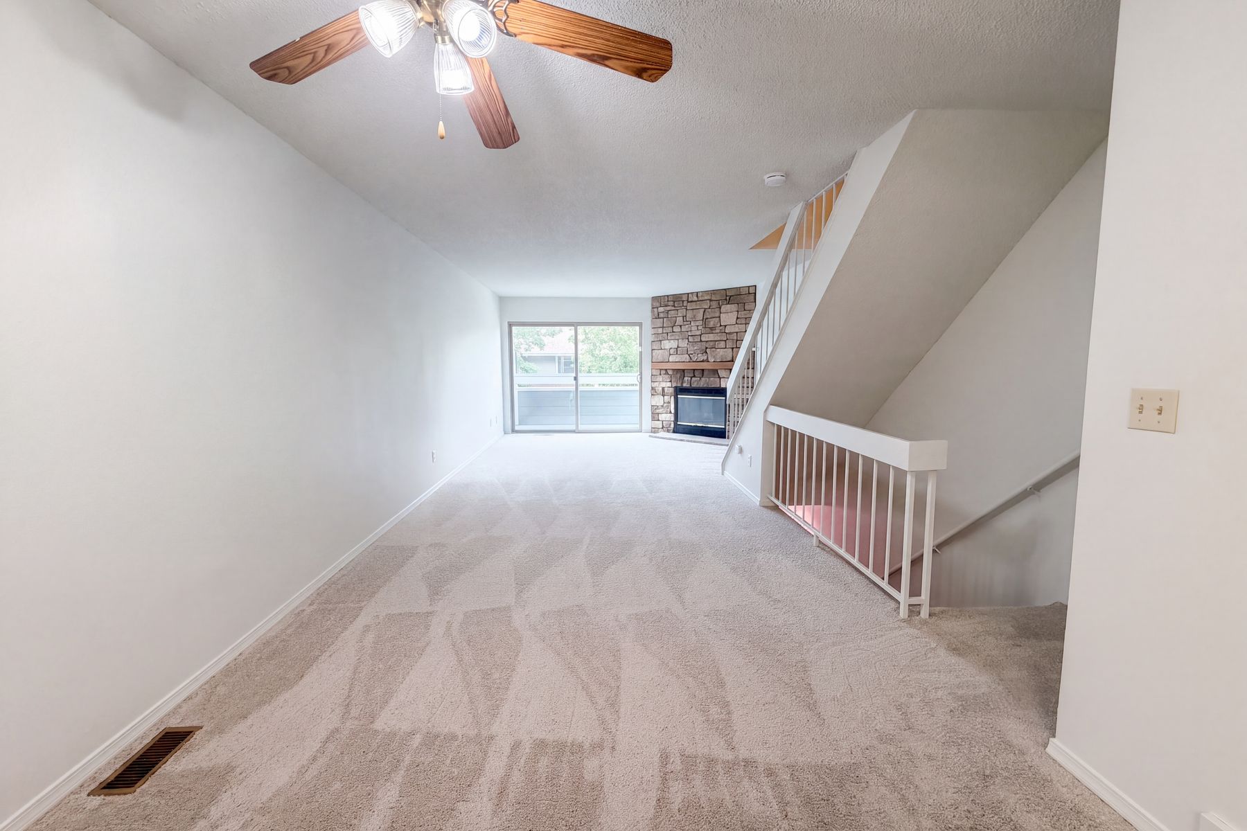 Property photo 3 of 8733 W Cornell Ave Apt 4