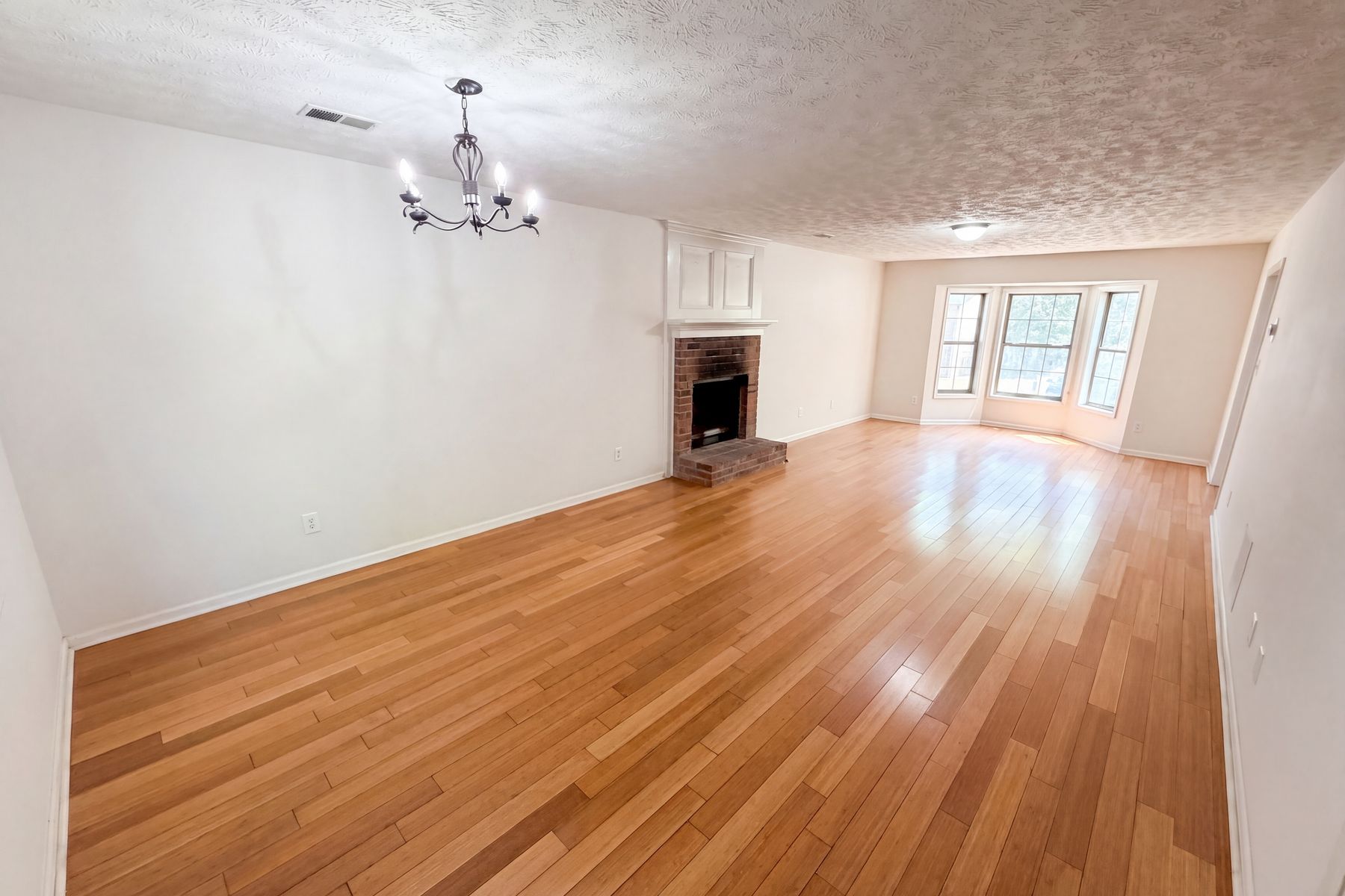 Property photo 3 of 4558 Coopers Creek Pl SE