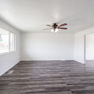 Property photo 3 of 408 N 1500 W