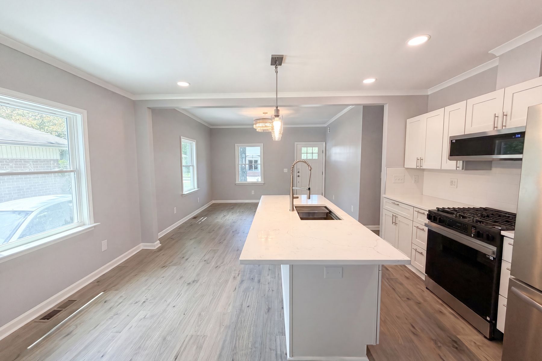 Photo 2 of 16 of 1501 S Roxboro St, Durham, NC