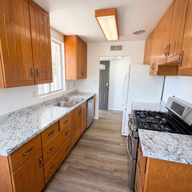 Property photo 2 of 2901 N Cloverland Ave