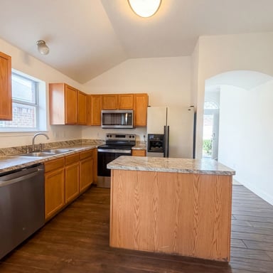 Property photo 2 of 2563 Taos Dr