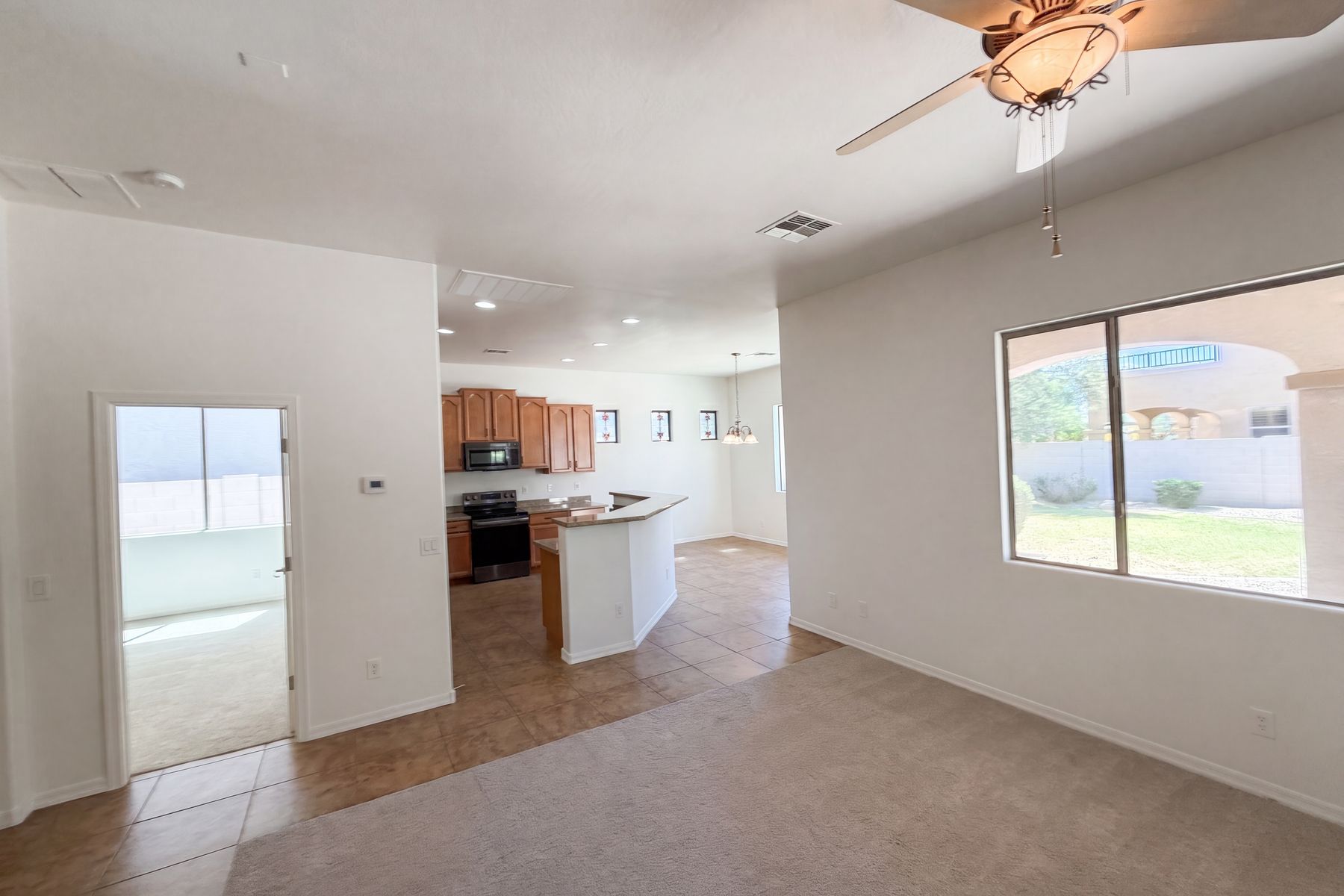 Property photo 3 of 4615 W Powell Dr