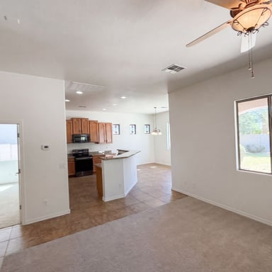 Property photo 3 of 4615 W Powell Dr
