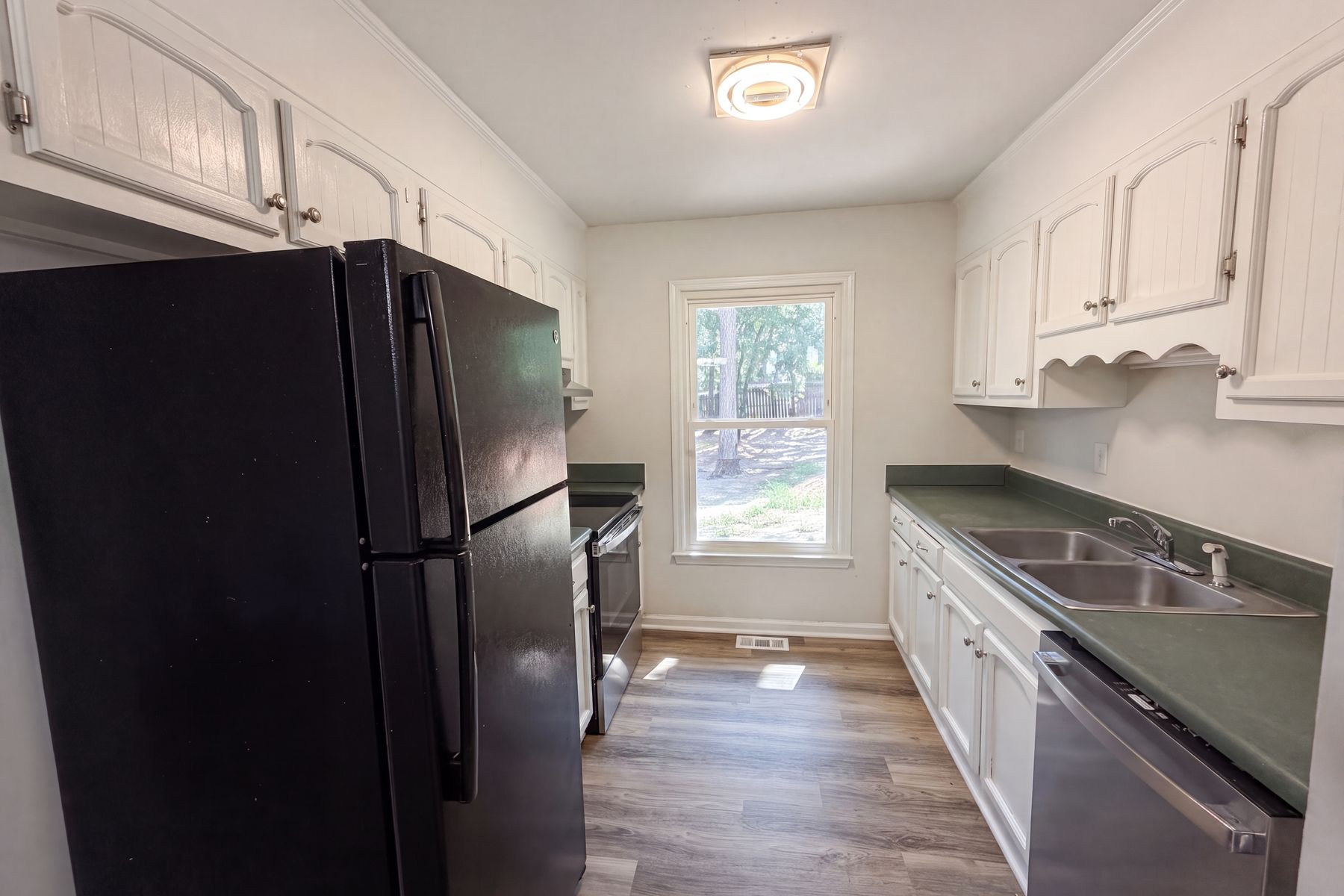 Photo 2 of 15 of 5314 Westminster Dr, Fayetteville, NC