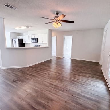 Property photo 3 of 1708 Ashwood Cir