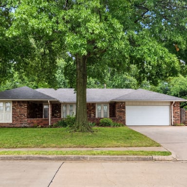 Property photo 1 of 4600 Rolling Hills Dr
