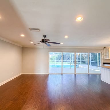 Property photo 3 of 5644 Eichen Cir W