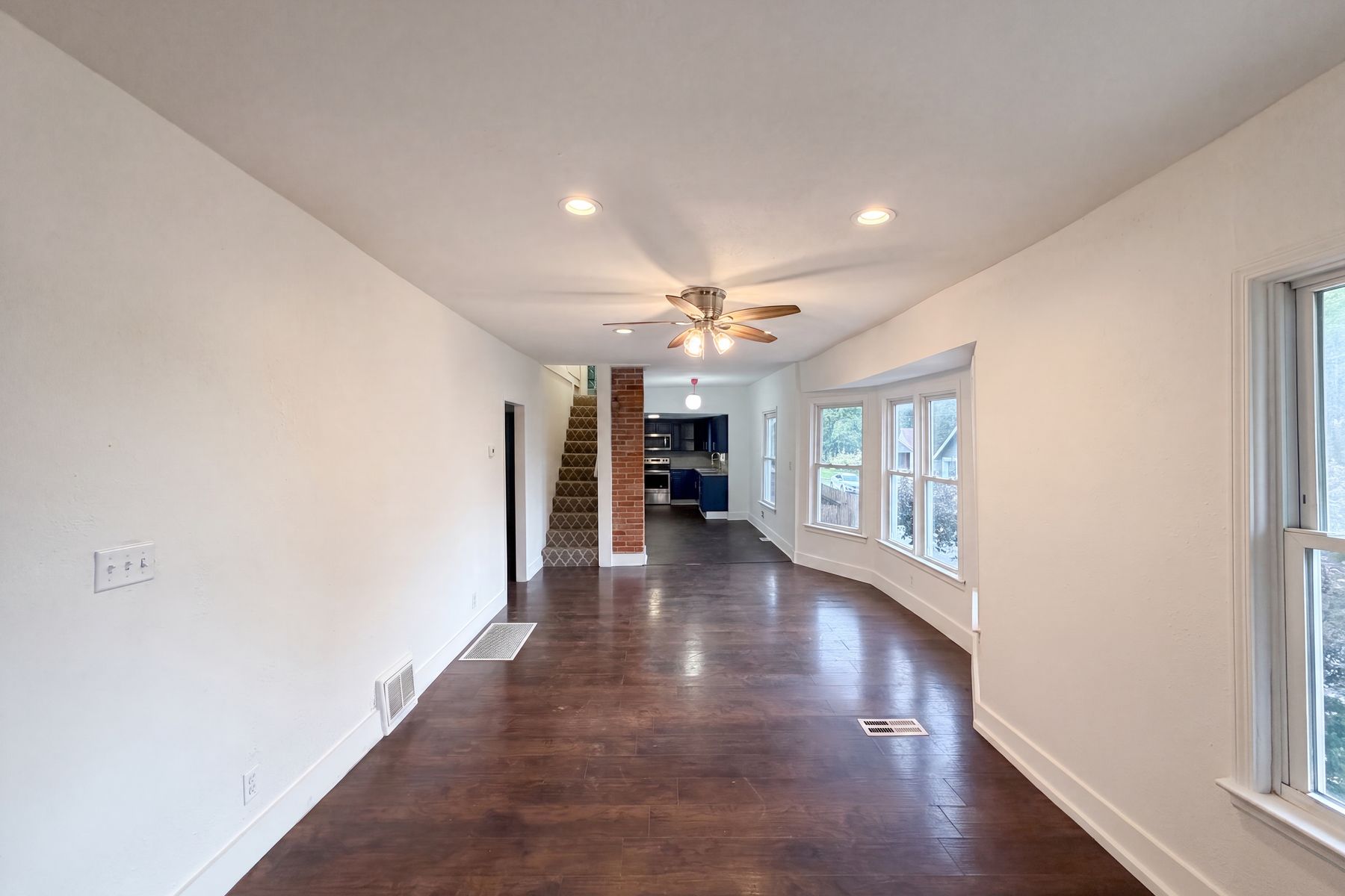 Property photo 3 of 1316 E 44th St