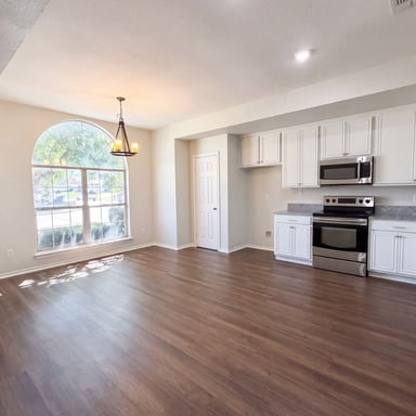 Property photo 3 of 825 Adams Dr