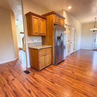 Property photo 2 of 2817 SE Condor Ave