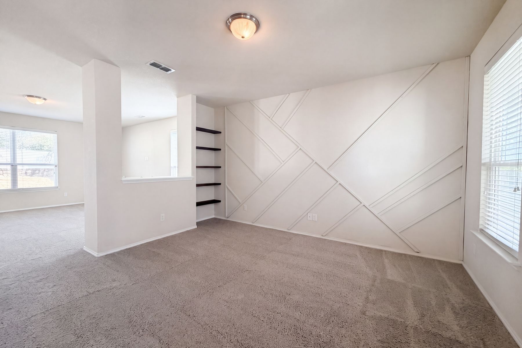 Property photo 3 of 9201 Benevolent Ct